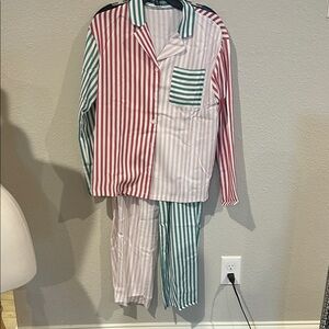 FUN HOLIDAY PAJAMAS FOR THE FAMILY